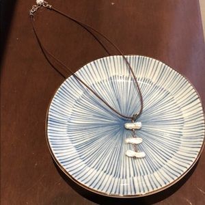 Leather and cultured pearl necklace